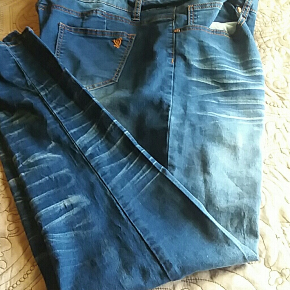 Skinny Legs Jeans